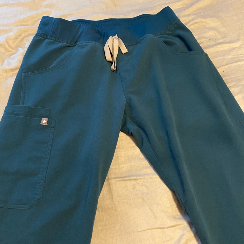 Figs Kade Bottoms in Caribbean Blue